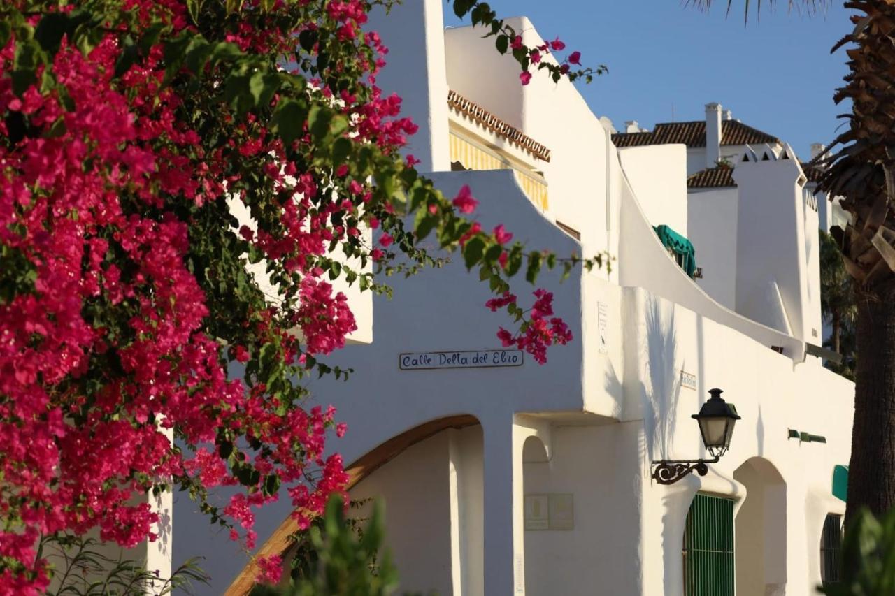Marina Del Castillo, Duquesa Beachfront Apartment 마닐바 외부 사진
